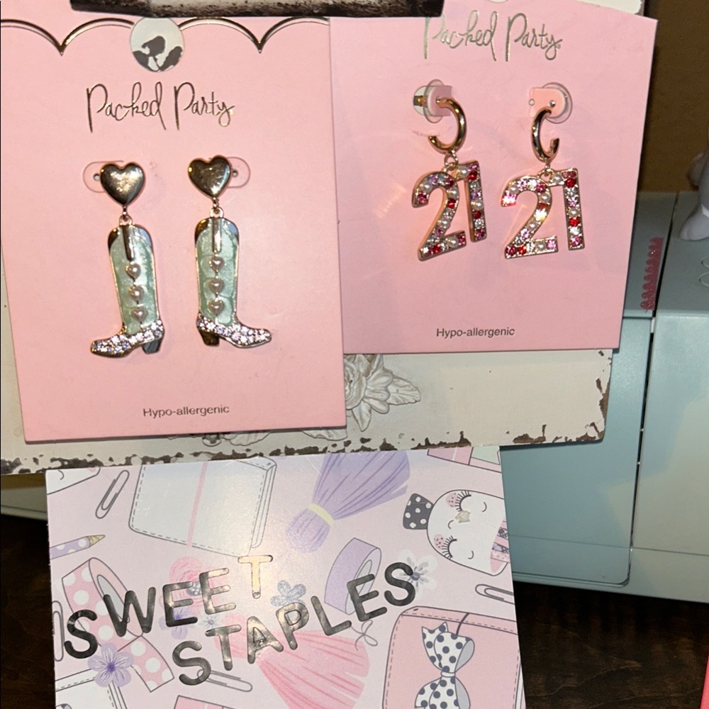 🎀👢Packed Party Pink 21 years & Western Boots Earrings set ✨